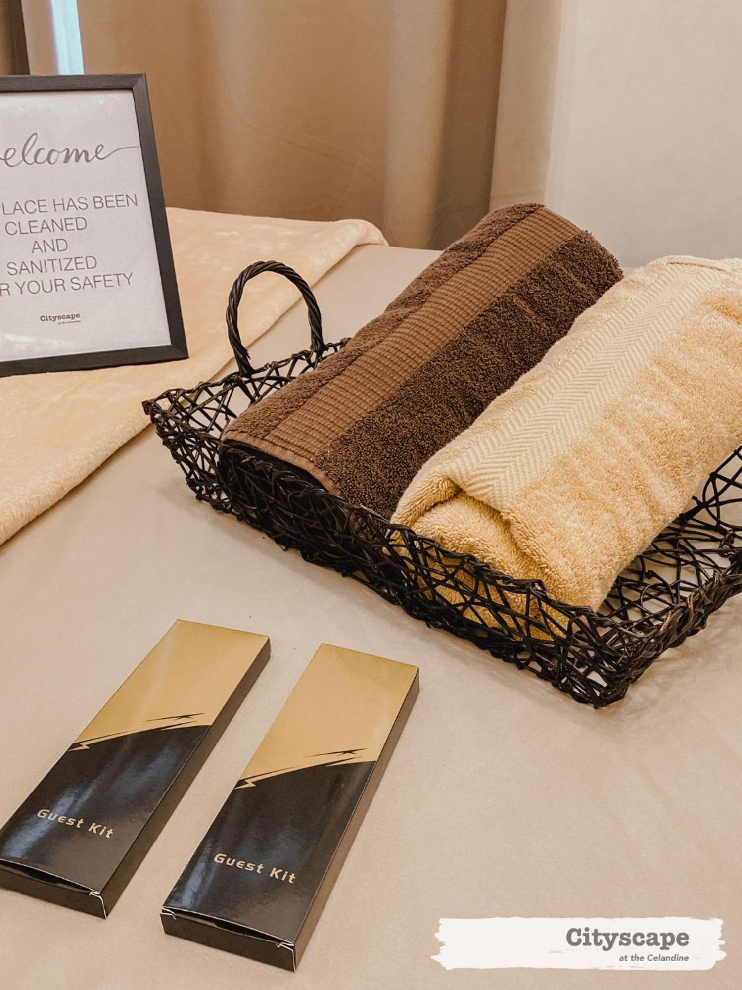 Homestay Cityscape At The Celandine Manila